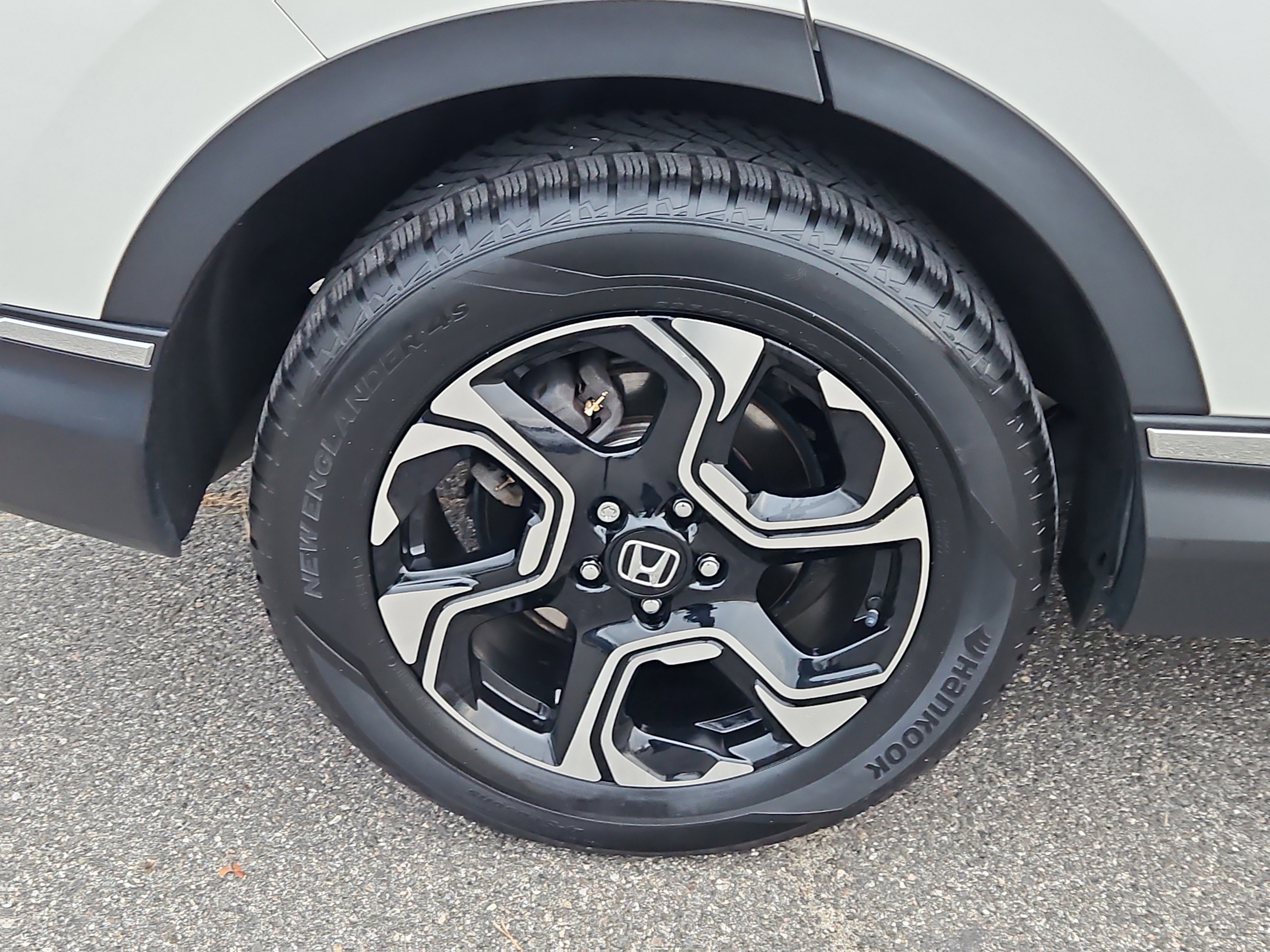 Used 2018 Honda CR-V Touring image 4