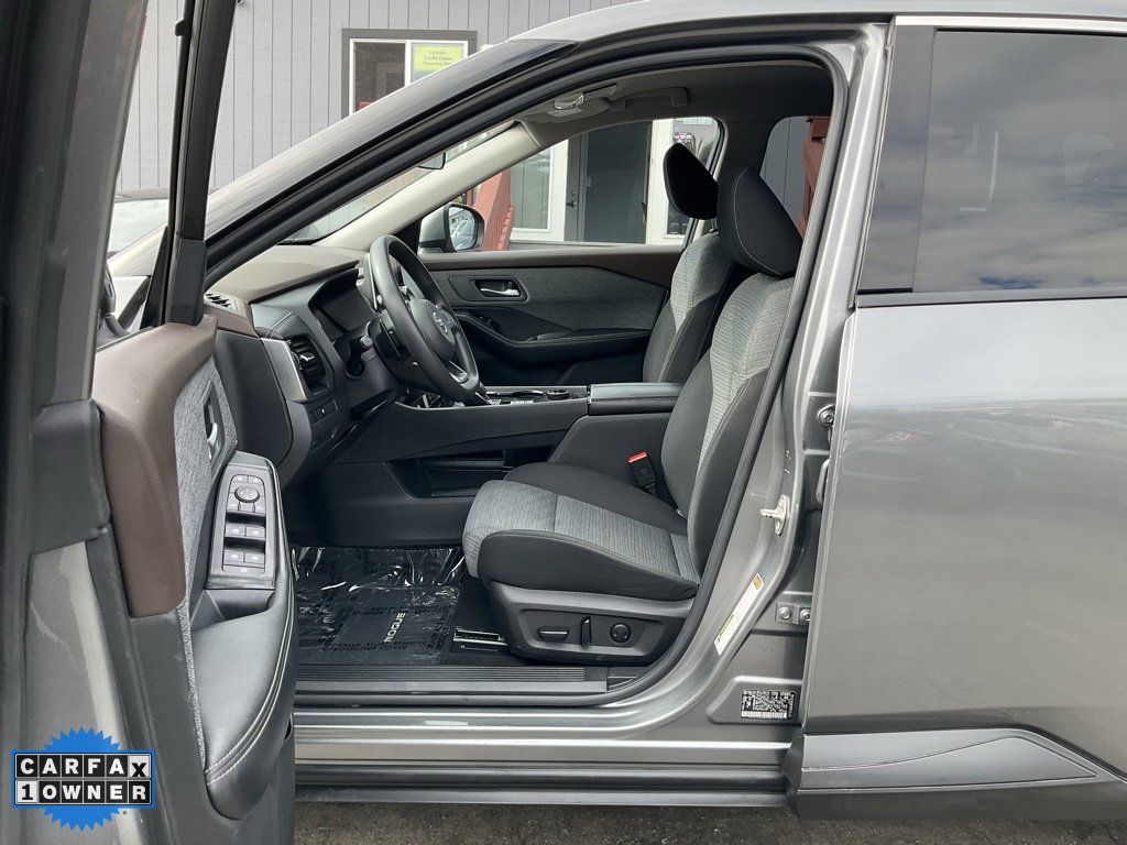 Used 2021 Nissan Rogue SV image 13