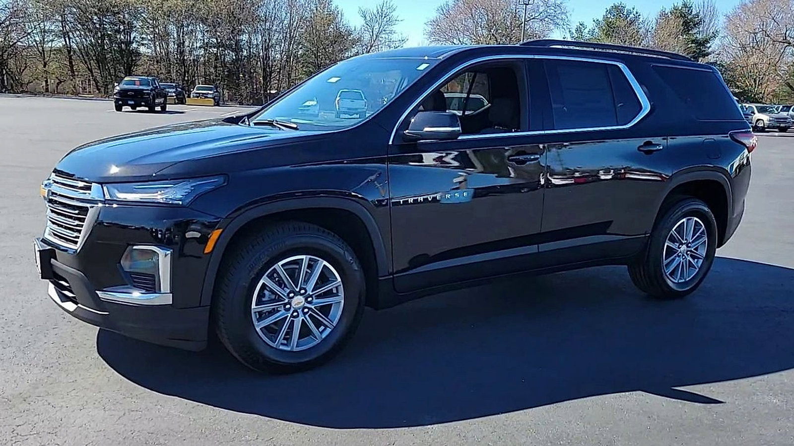 Used 2023 Chevrolet Traverse LT image 4