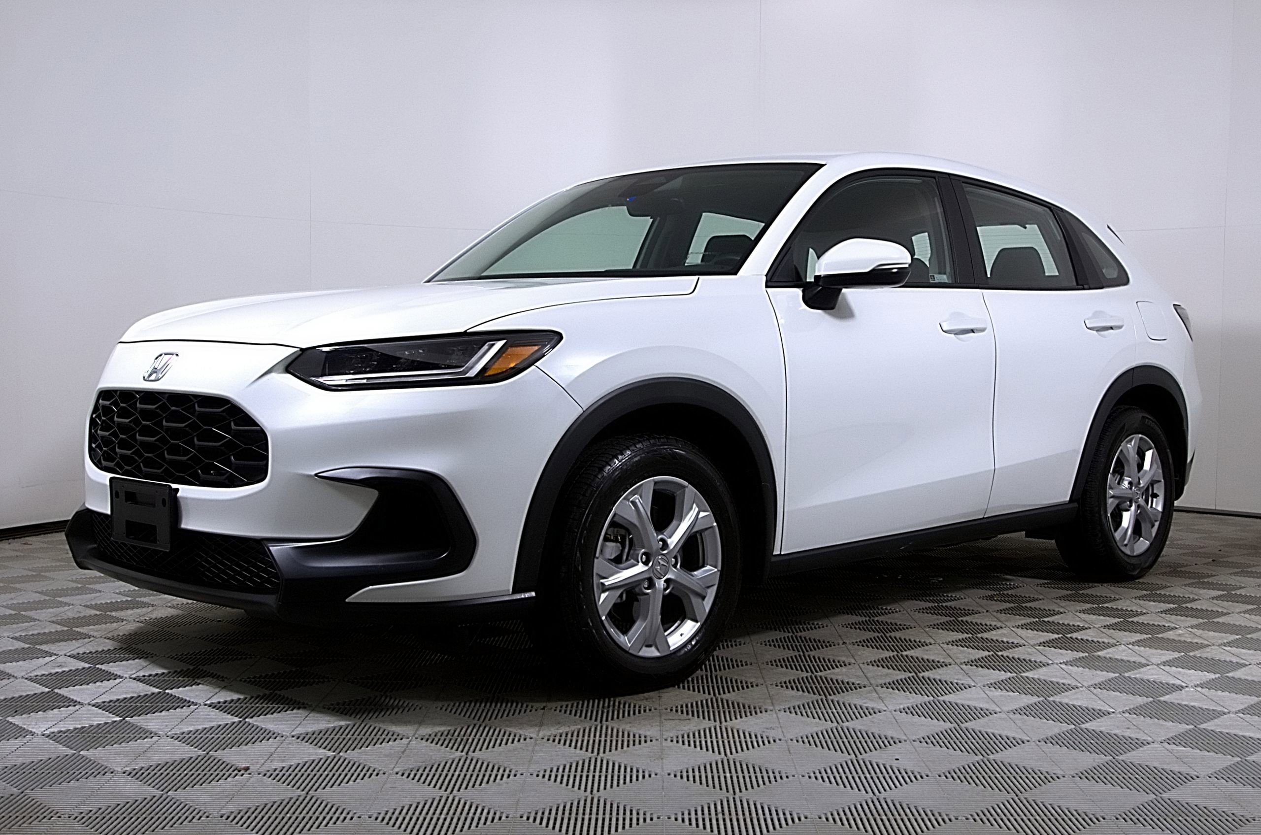 Used 2024 Honda HR-V LX image 2