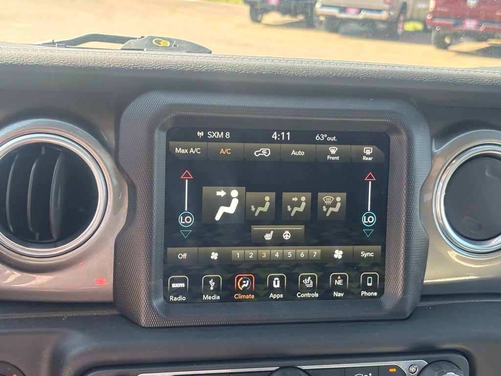 Used 2018 Jeep Wrangler Unlimited Sahara image 15