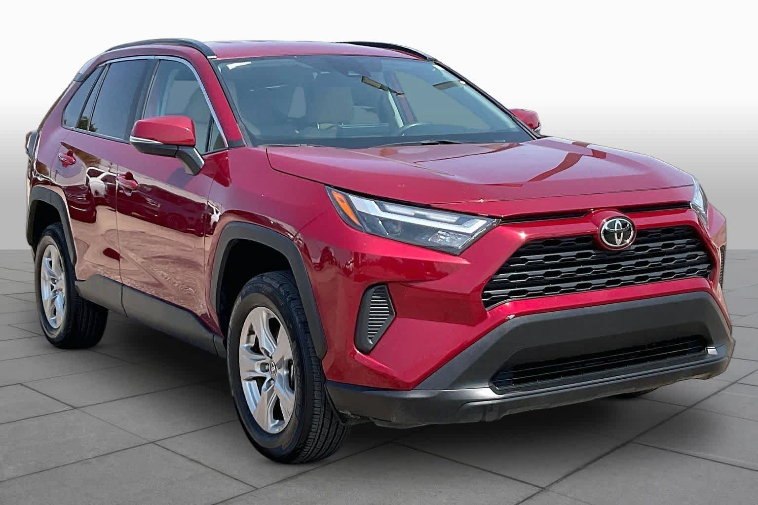 Used 2025 Toyota RAV4 XLE FWD image 2