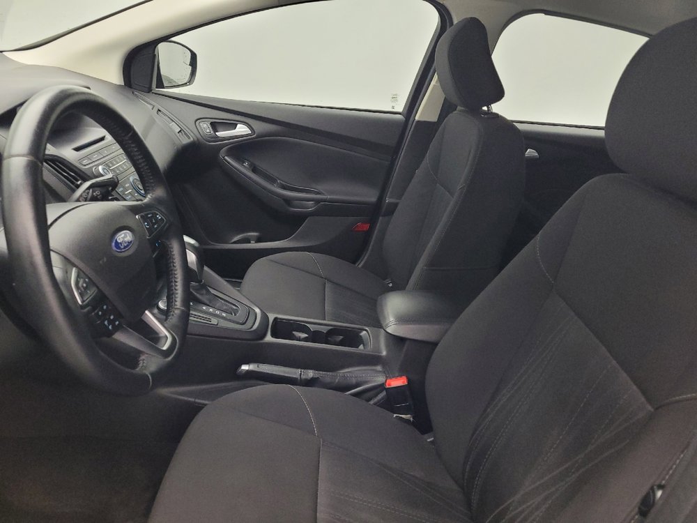 Used 2015 Ford Focus SE w/ SE Sport Package image 17