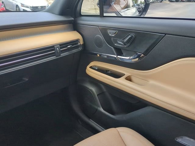 Used 2023 Lincoln Corsair Reserve image 19