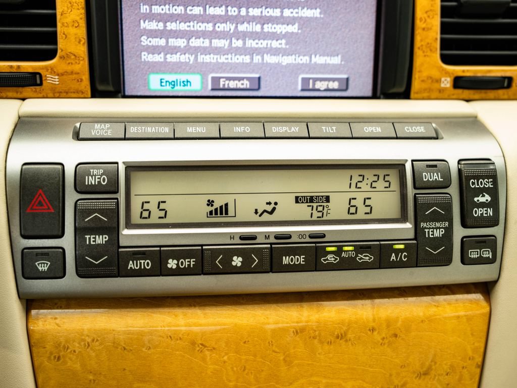 Used 2004 Lexus SC 430 Convertible RWD image 36