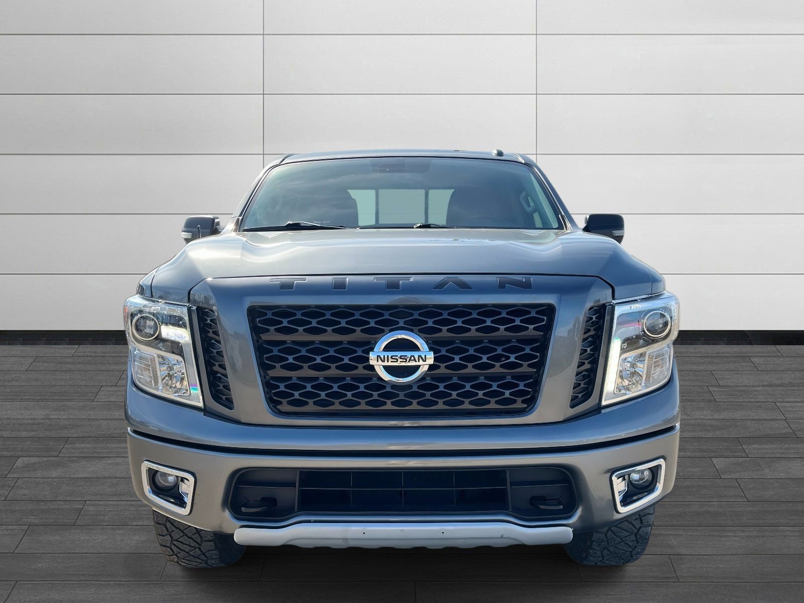 Used 2019 Nissan Titan PRO-4X image 7