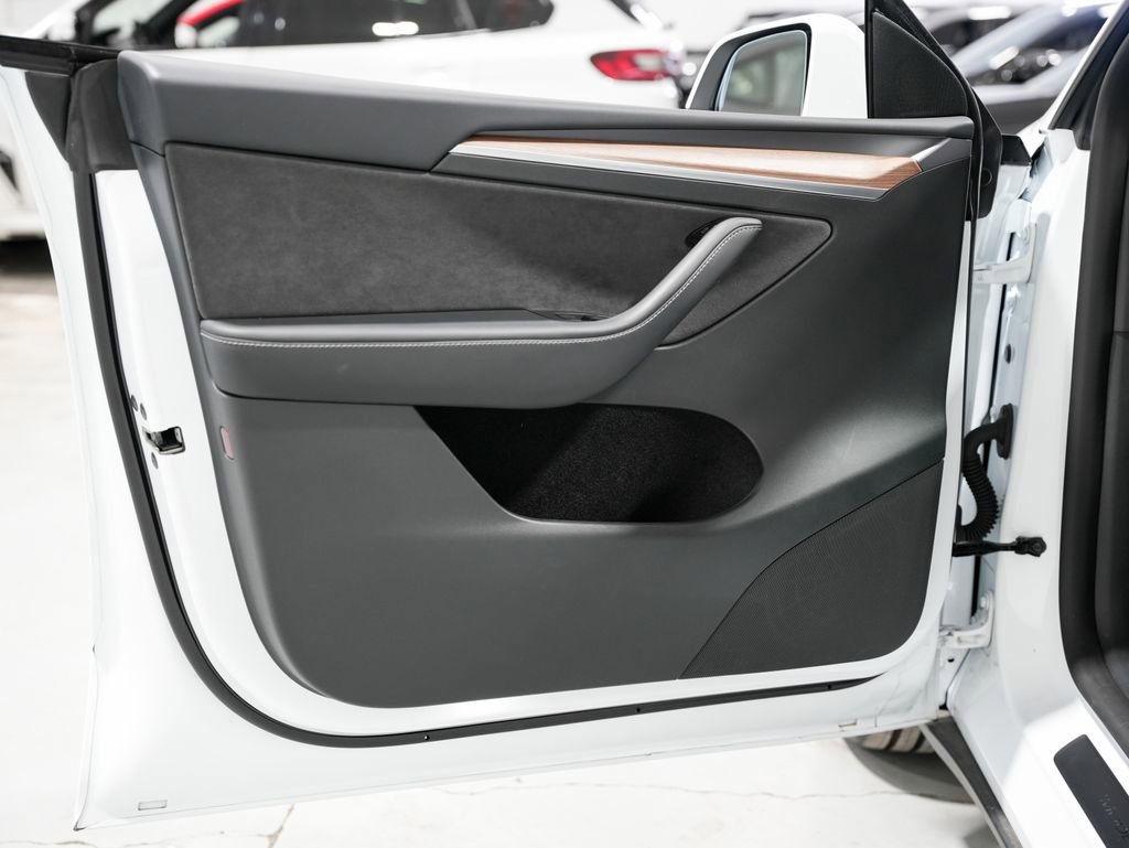 Used 2024 Tesla Model Y Performance AWD/4WD image 30