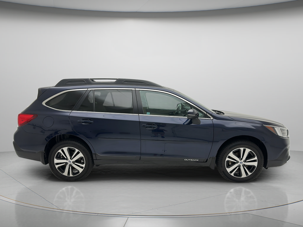 Used 2018 Subaru Outback 3.6R Limited AWD/4WD image 2