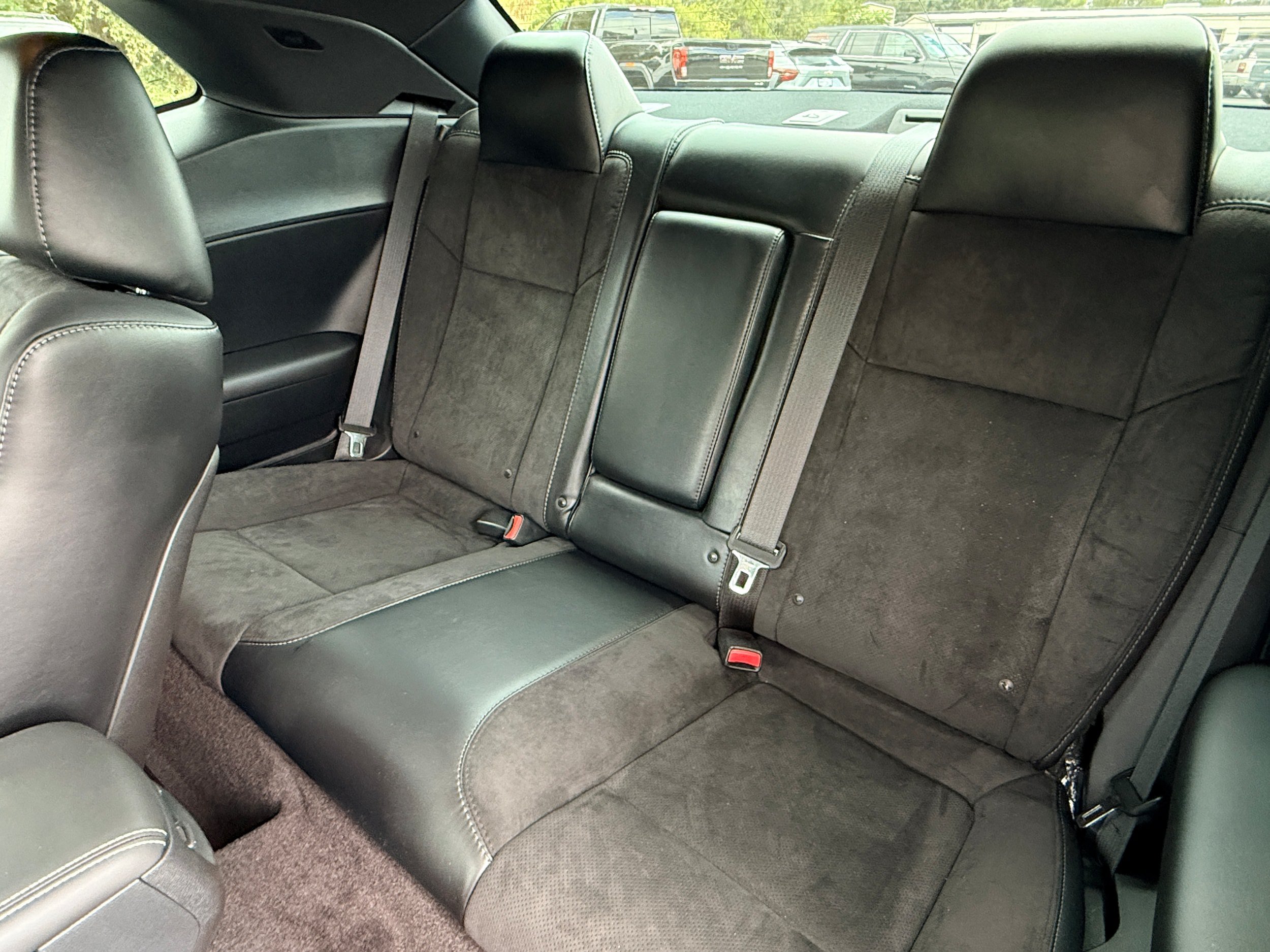 Used 2016 Dodge Challenger R/T Scat Pack w/ Leather Interior Group RWD image 12