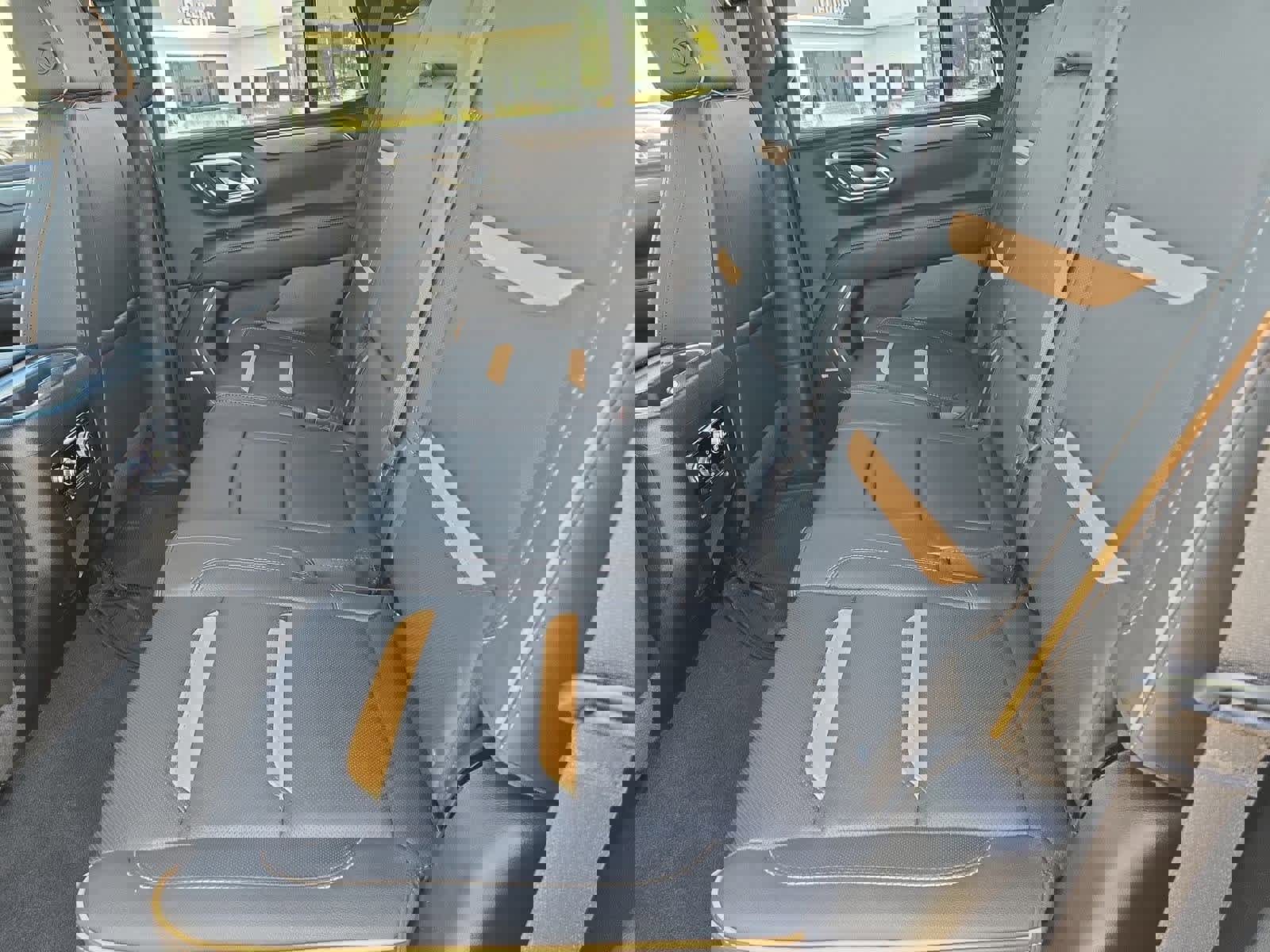 Used 2024 GMC Yukon AT4 image 19