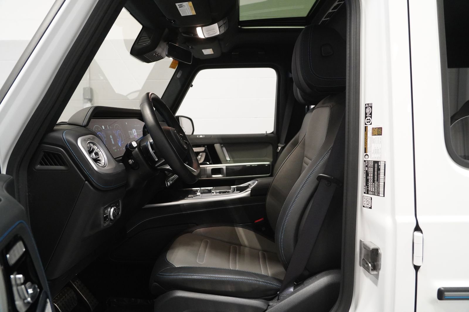 Used 2025 Mercedes-Benz G 580 w/ EQ Technology image 12