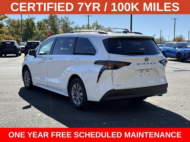 Used 2026 Toyota Sienna LE FWD image 4