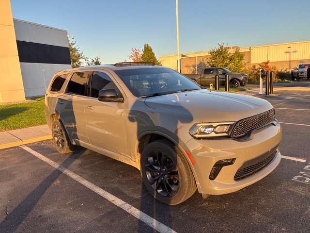 Used 2022 Dodge Durango SXT w/ Blacktop Package AWD/4WD image 2