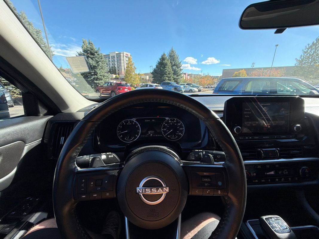 Used 2022 Nissan Pathfinder SV AWD/4WD image 30