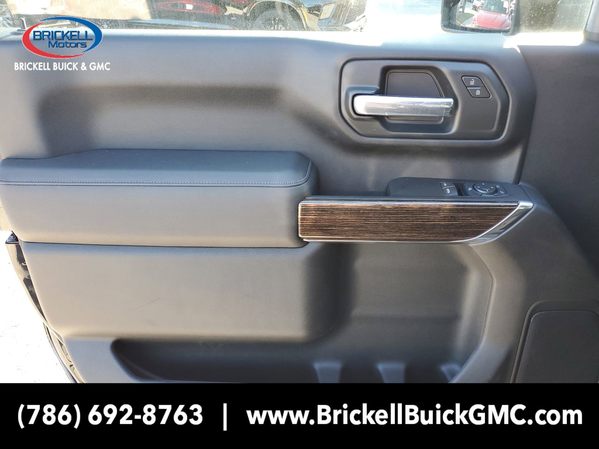 New 2025 GMC Sierra 2500 SLE w/ Max Trailering Package AWD/4WD image 9
