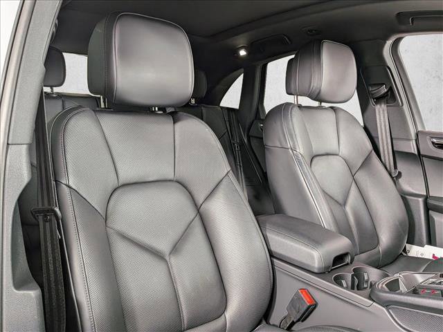 Certified 2025 Porsche Macan AWD/4WD image 25