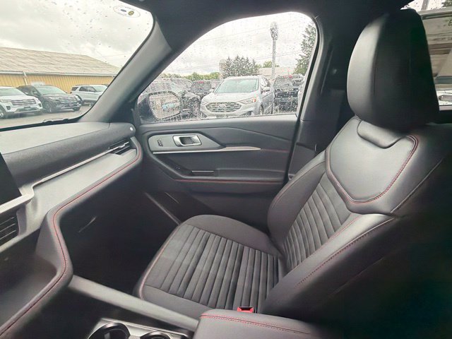 Used 2026 Ford Explorer ST-Line w/ ST-Line Street Pack AWD/4WD image 35