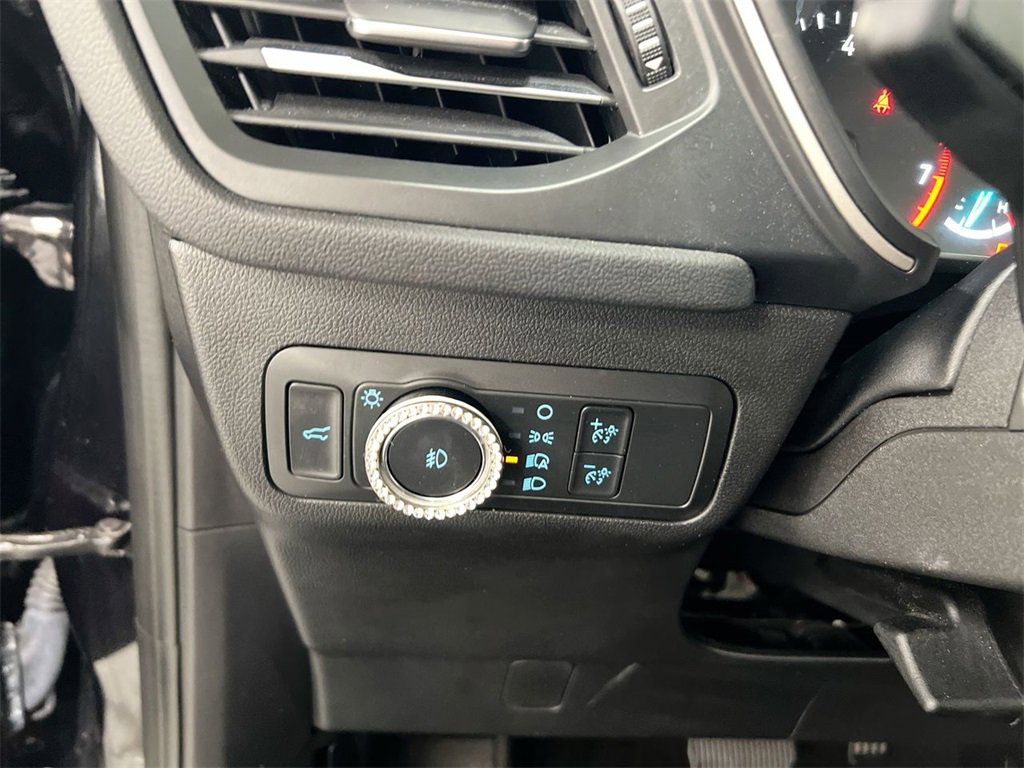 Used 2022 Ford Escape SEL image 17