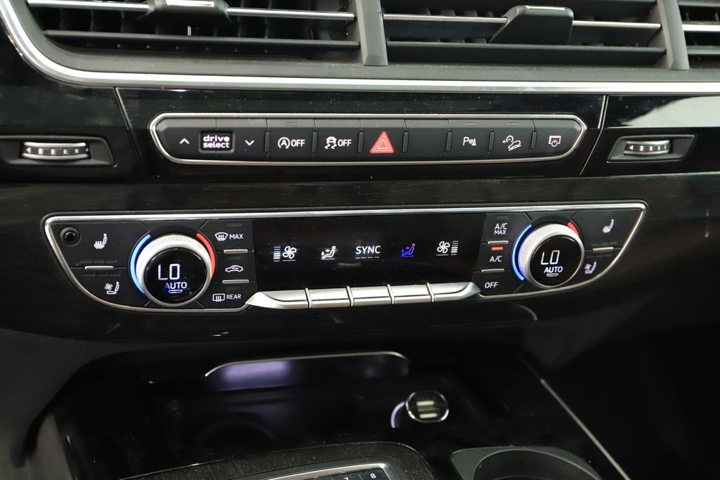 Used 2018 Audi Q7 3.0T Prestige AWD/4WD image 29