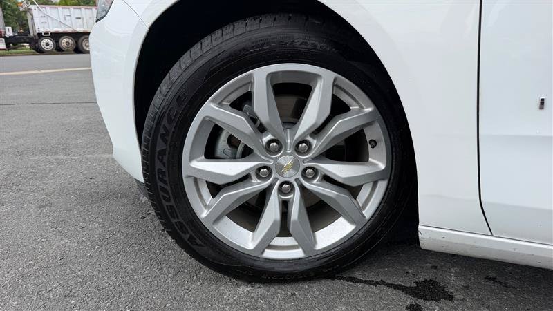 Used 2018 Chevrolet Impala LT w/ LT Leather Package FWD image 16