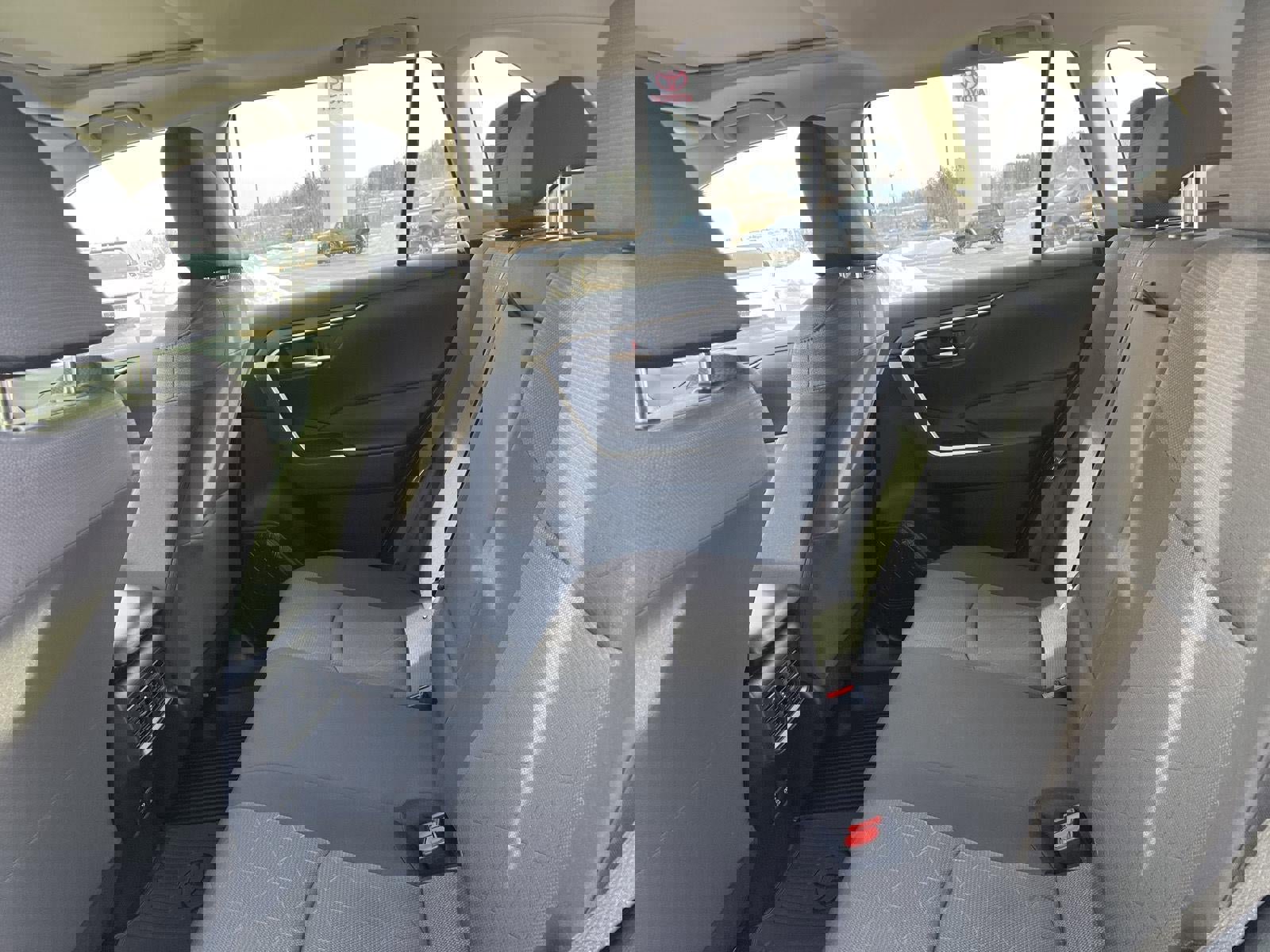 Used 2019 Toyota RAV4 XLE w/ Convenience Package image 18