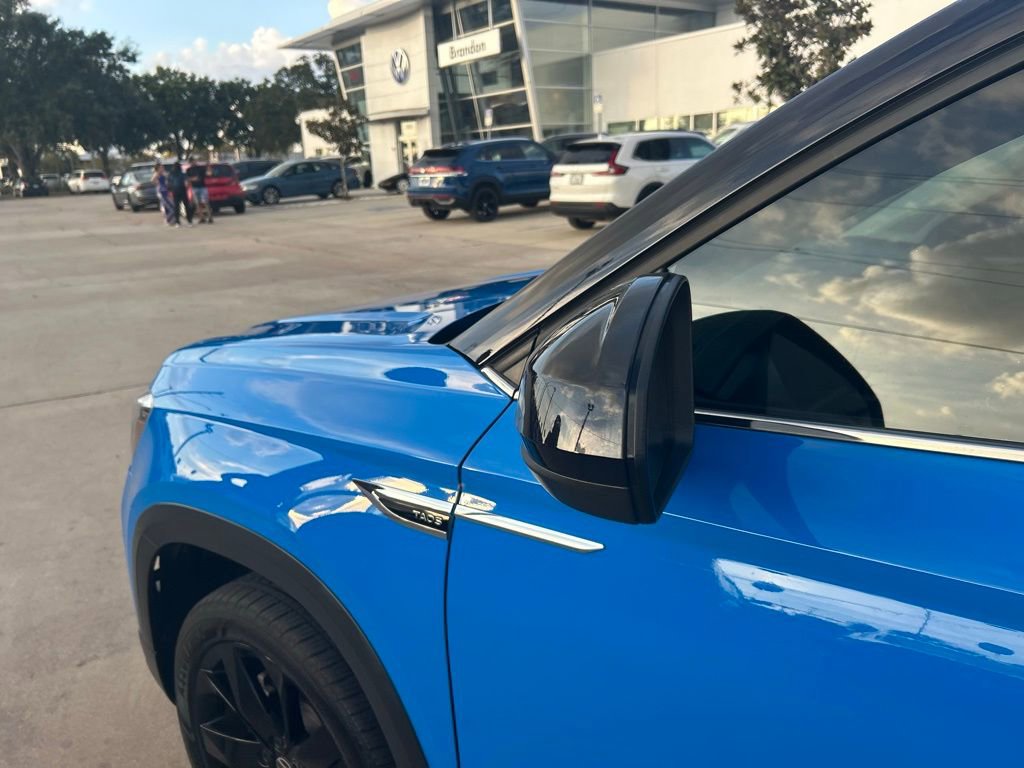 Used 2023 Volkswagen Taos SE w/ Panoramic Sunroof Package image 22