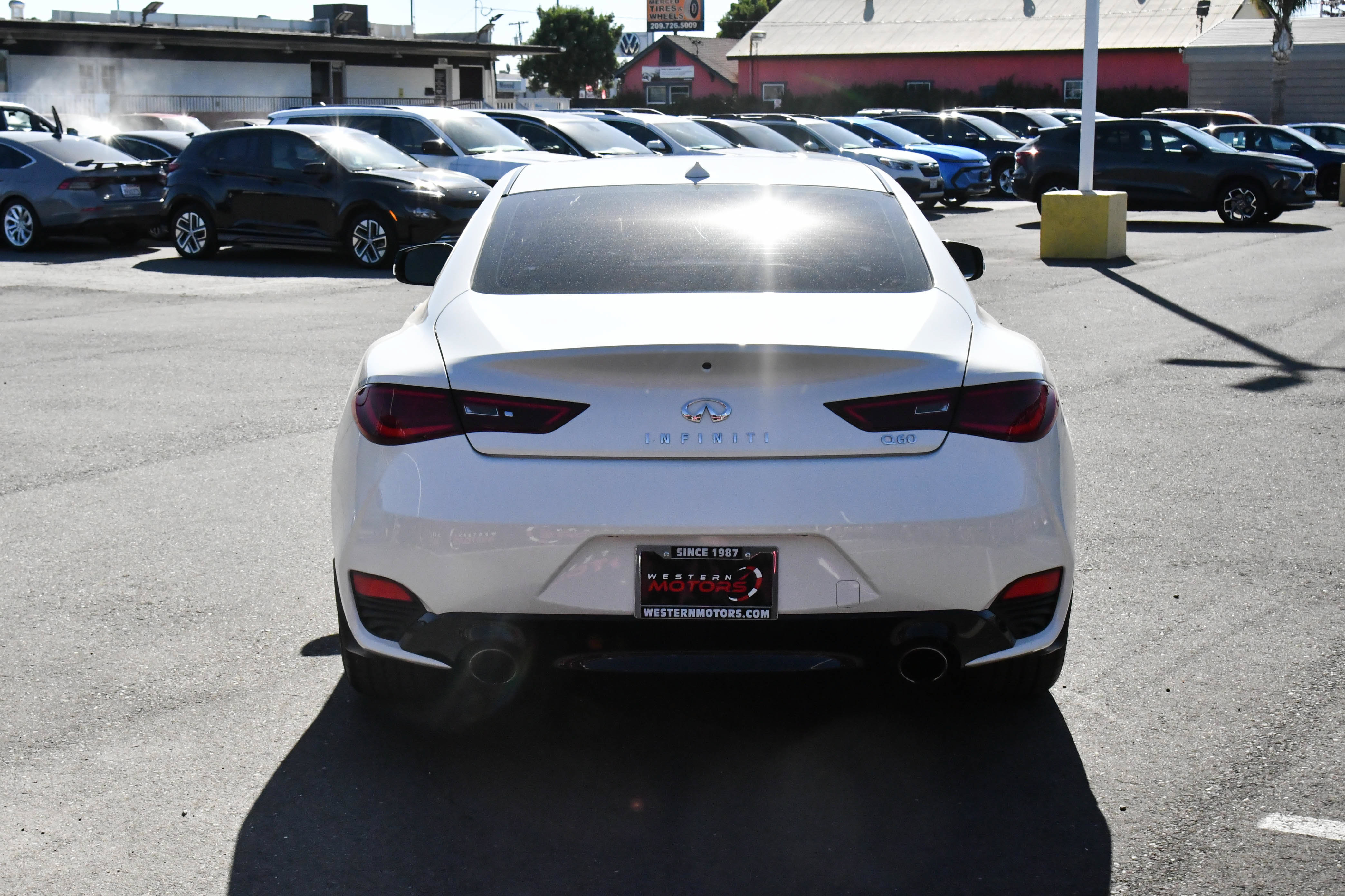 Used 2019 INFINITI Q60 3.0t Luxe w/ Essential Package RWD image 7