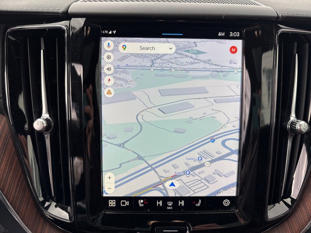 Certified 2024 Volvo XC60 B5 Ultimate w/ Protection Package Premier image 22