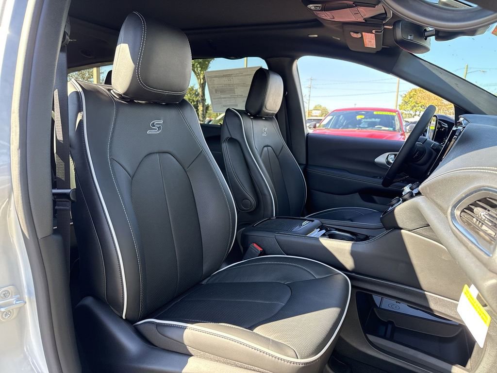 New 2026 Chrysler Pacifica Limited w/ S Appearance Package image 29