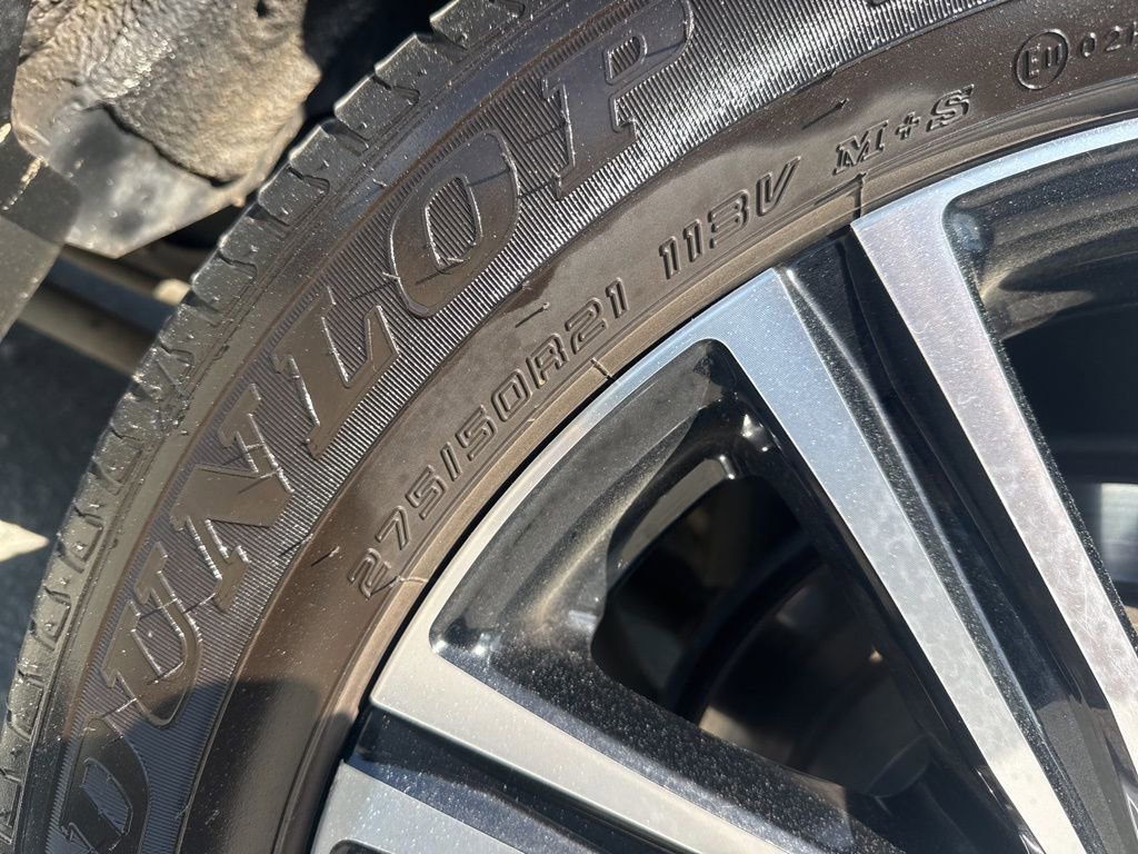 Used 2020 Lexus LX 570 4WD w/ Luxury Package image 34