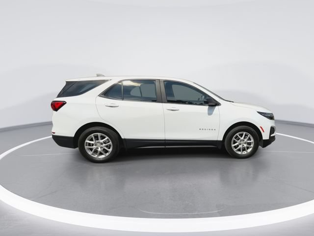 Used 2024 Chevrolet Equinox LS w/ Driver Confidence II Package AWD/4WD image 13