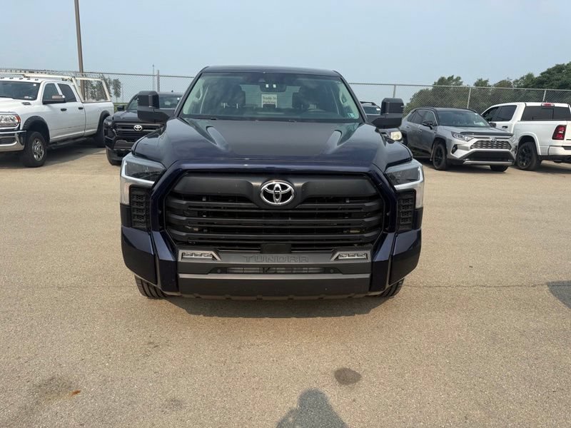 Used 2022 Toyota Tundra SR5 w/ SR5 Convenience Package AWD/4WD image 8