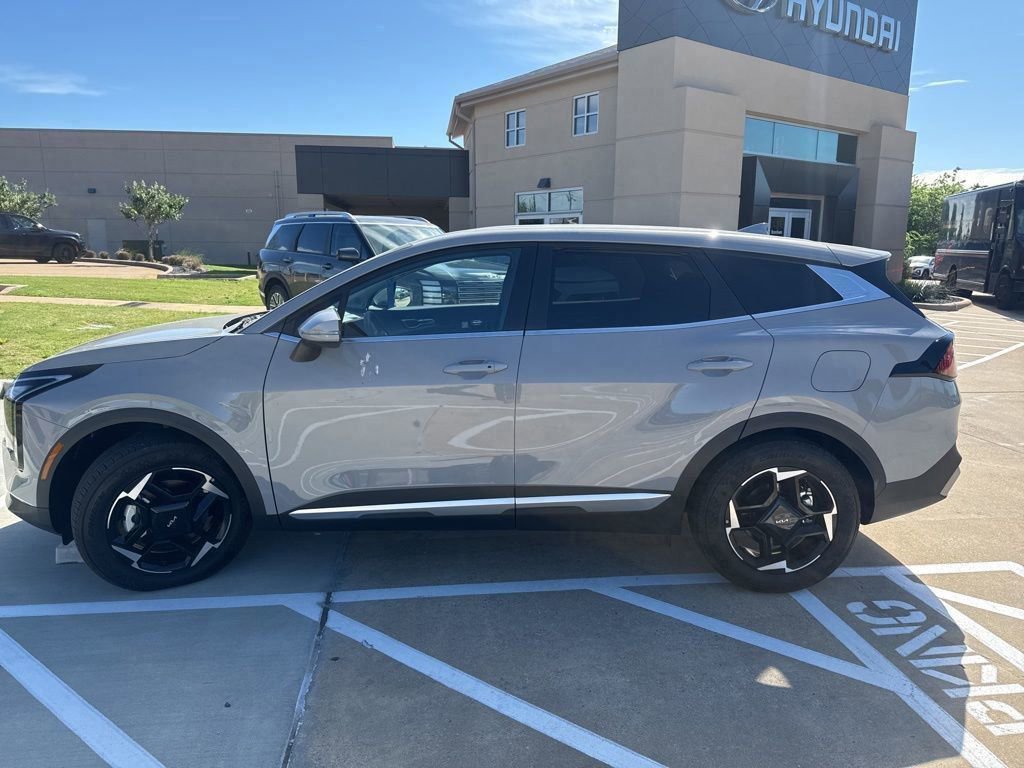 Used 2026 Kia Sportage EX image 4