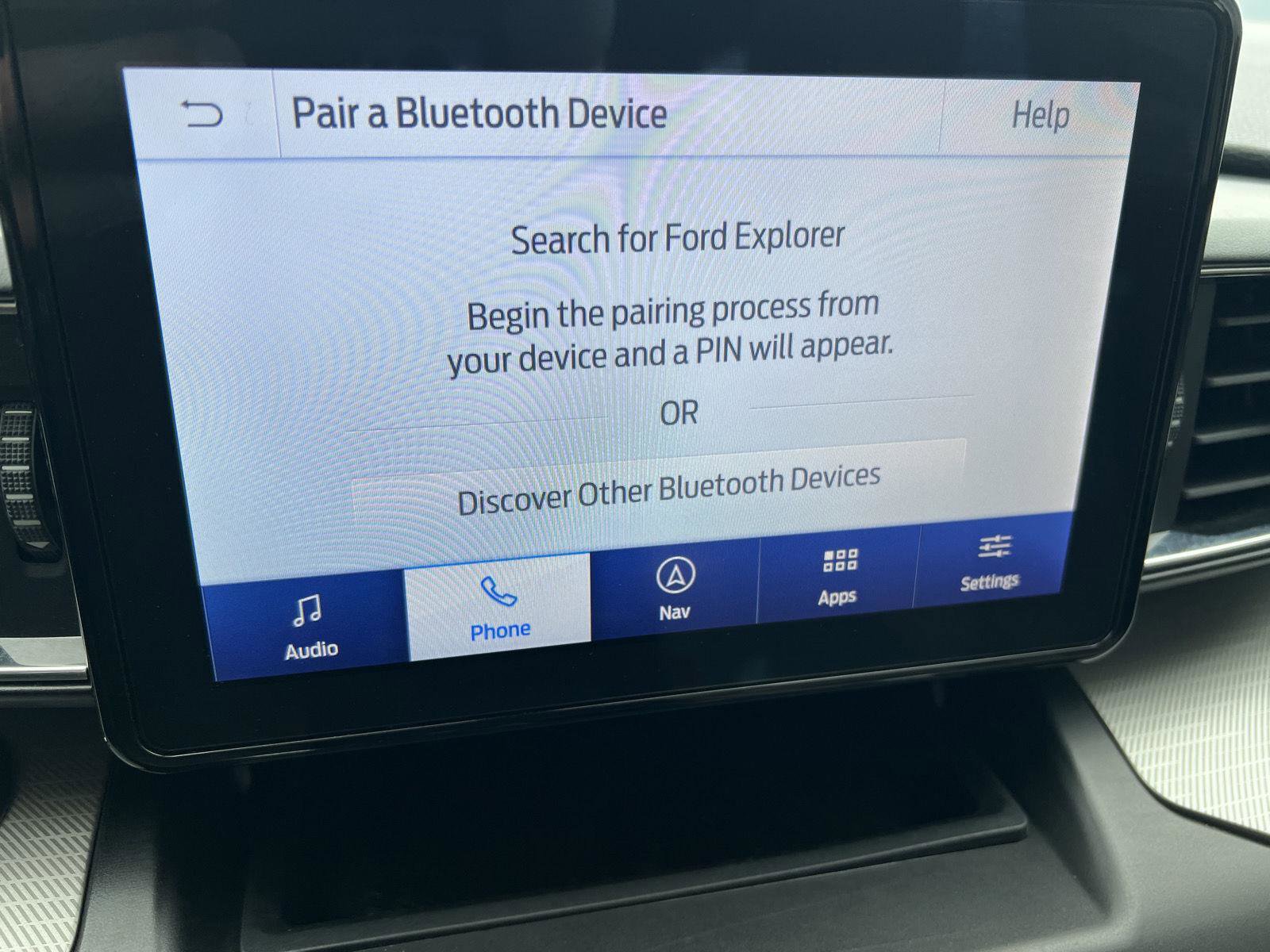 Used 2020 Ford Explorer XLT w/ Equipment Group 202A AWD/4WD image 28