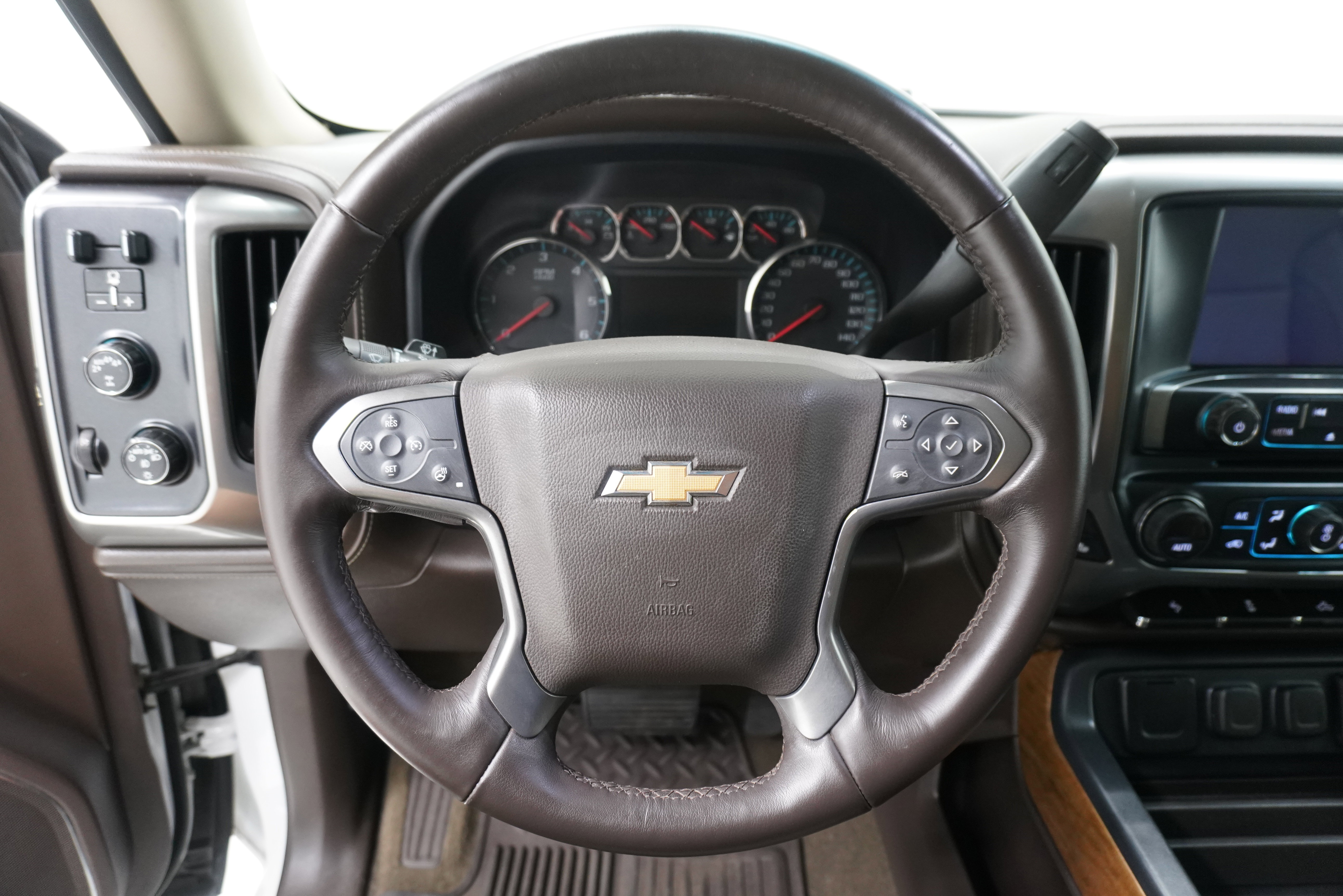 Used 2018 Chevrolet Silverado 1500 LTZ w/ Texas Edition AWD/4WD image 19