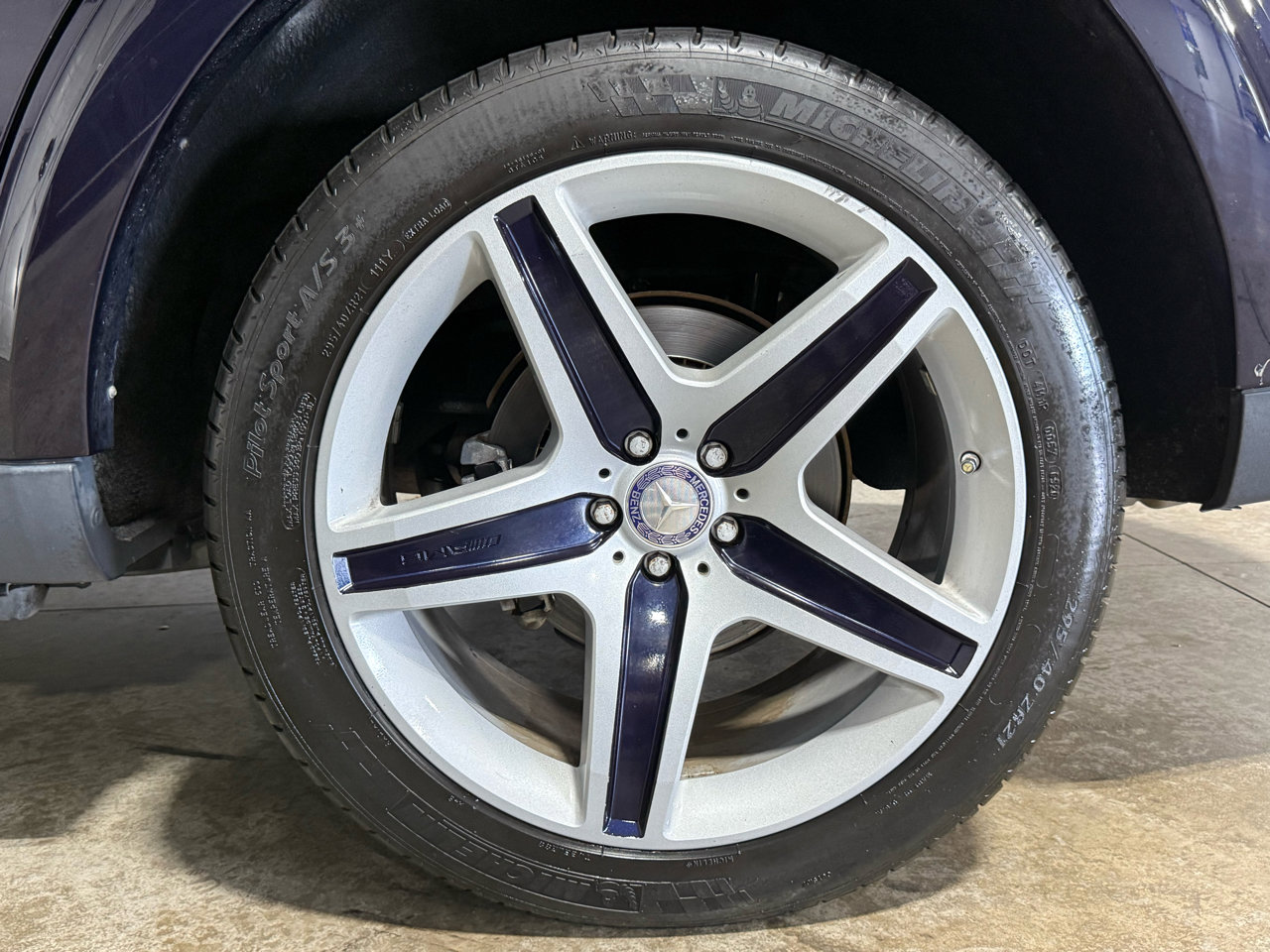 Used 2010 Mercedes-Benz GL 550 4MATIC image 40