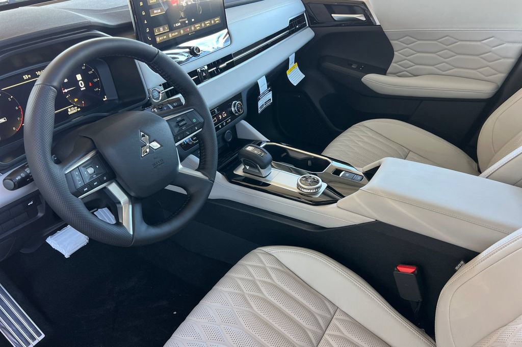 New 2026 Mitsubishi Outlander SEL FWD image 11