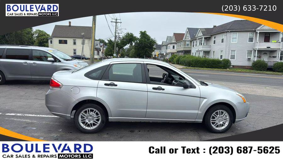 Used 2010 Ford Focus SE image 8