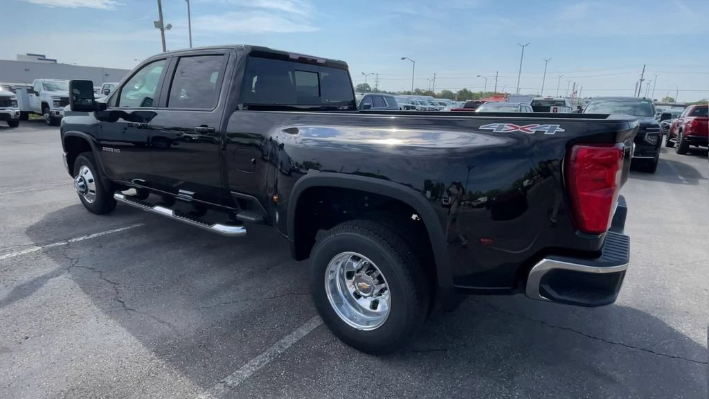 New 2026 Chevrolet Silverado 3500 LT w/ All Star Edition AWD/4WD image 8