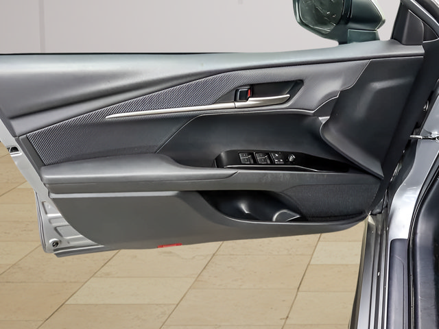 Certified 2025 Toyota Camry SE FWD image 17