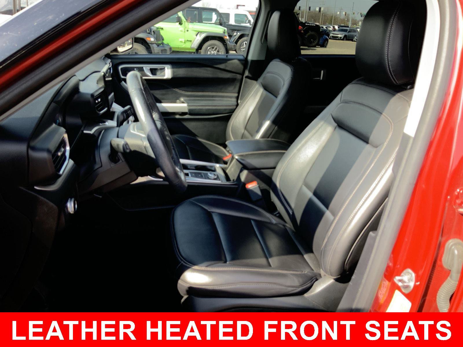 Used 2022 Ford Explorer XLT w/ Equipment Group 202A image 5
