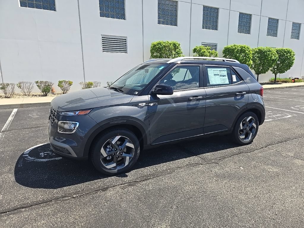New 2026 Hyundai Venue SEL FWD image 2
