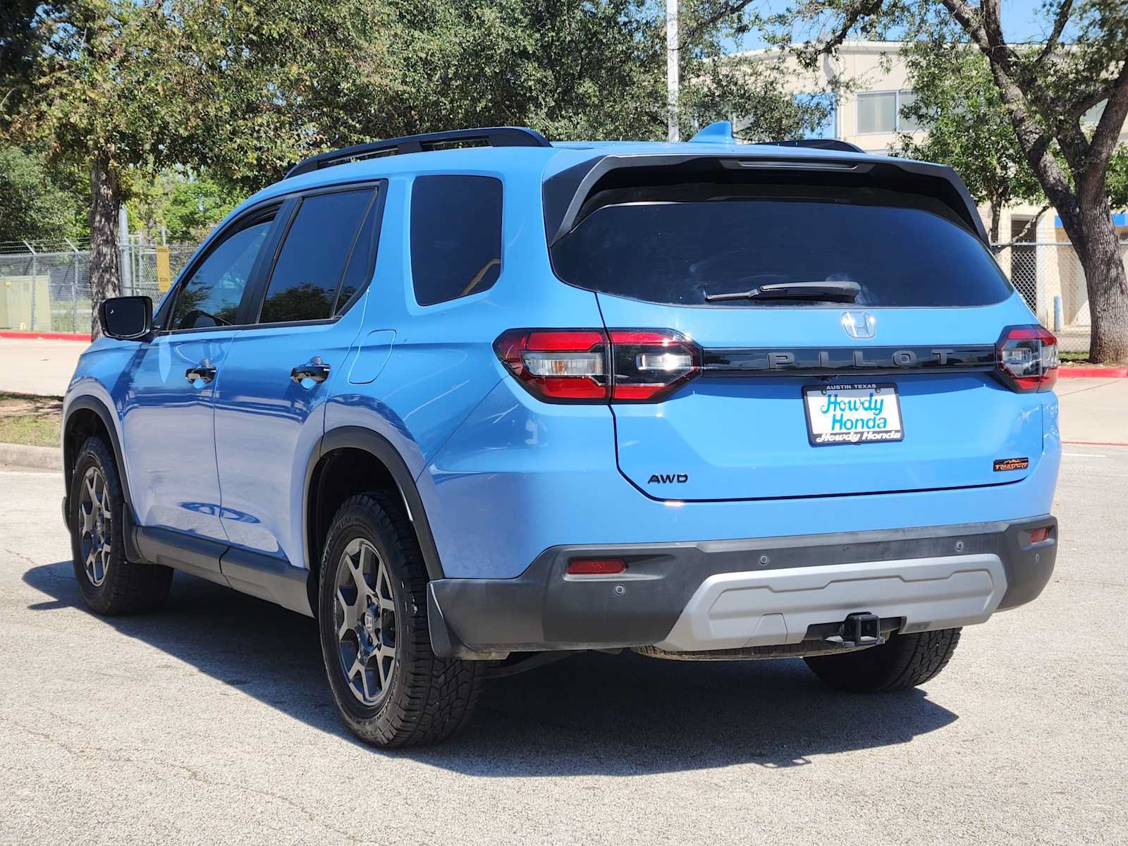 Used 2024 Honda Pilot TrailSport image 6