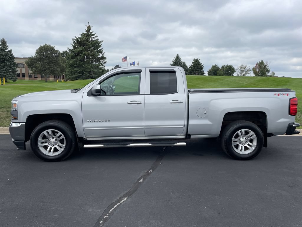 Used 2017 Chevrolet Silverado 1500 LT w/ All Star Edition AWD/4WD image 2