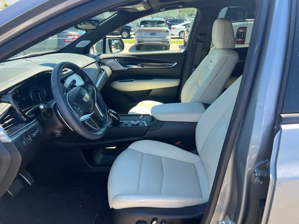 Used 2024 Cadillac XT5 Sportv w/ Technology Package AWD/4WD image 11