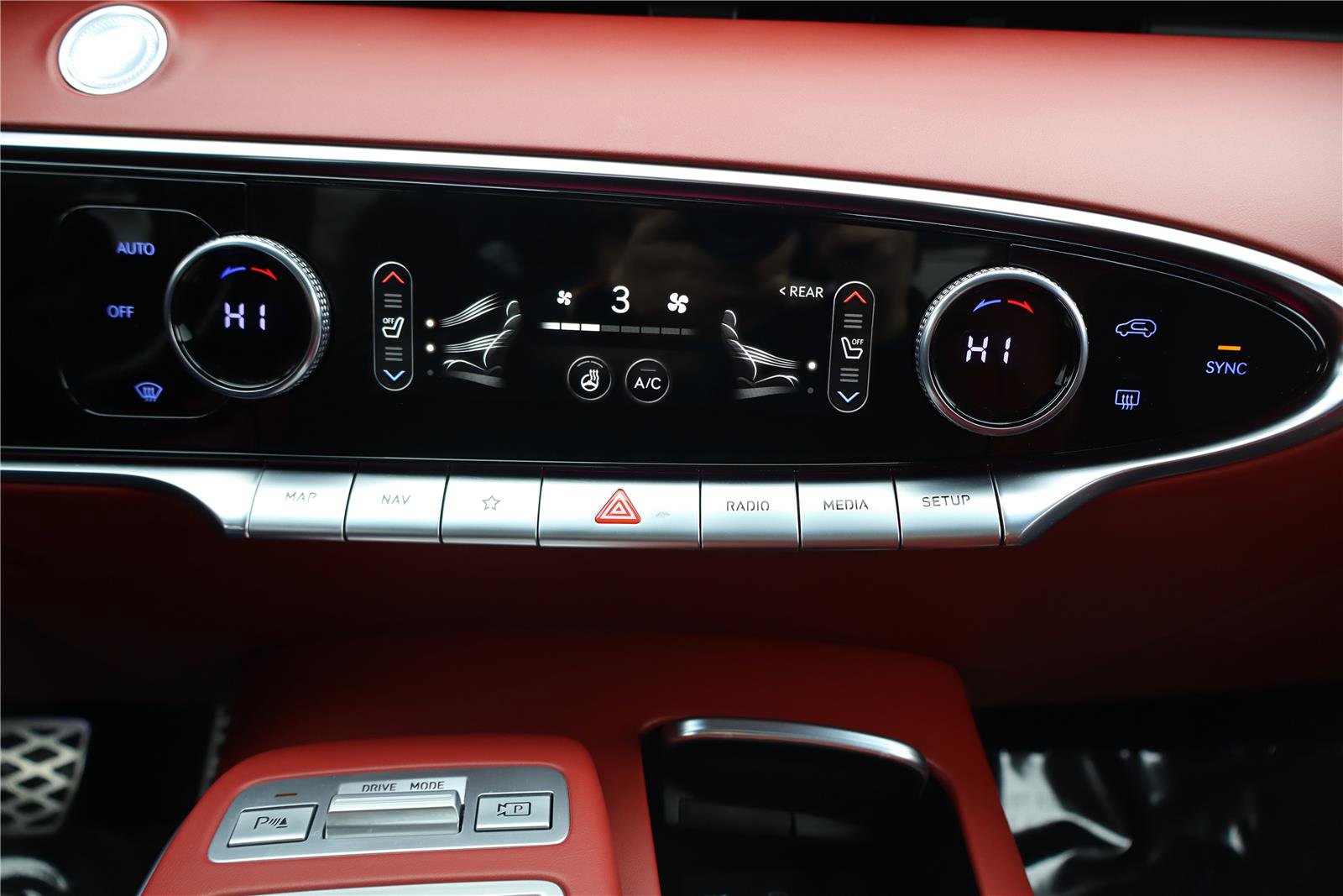 Used 2023 Genesis GV70 2.5T w/ Sport Prestige Package image 23