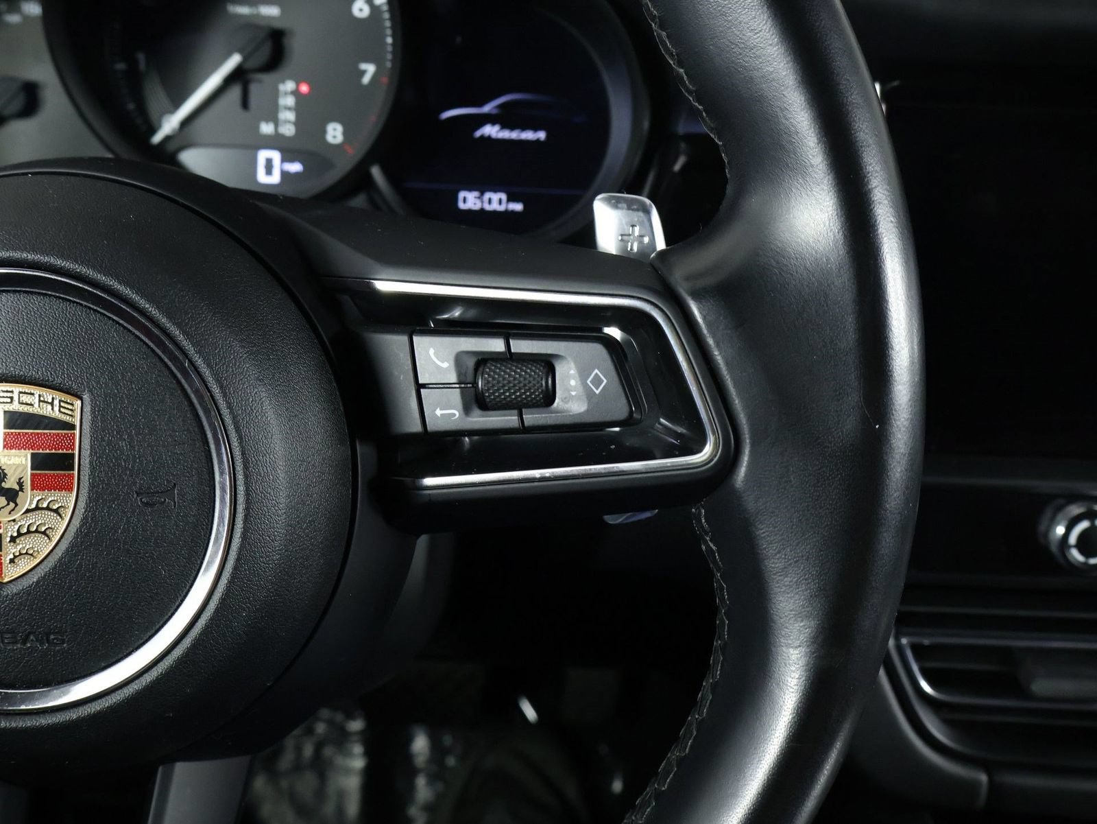 Certified 2024 Porsche Macan AWD/4WD image 15