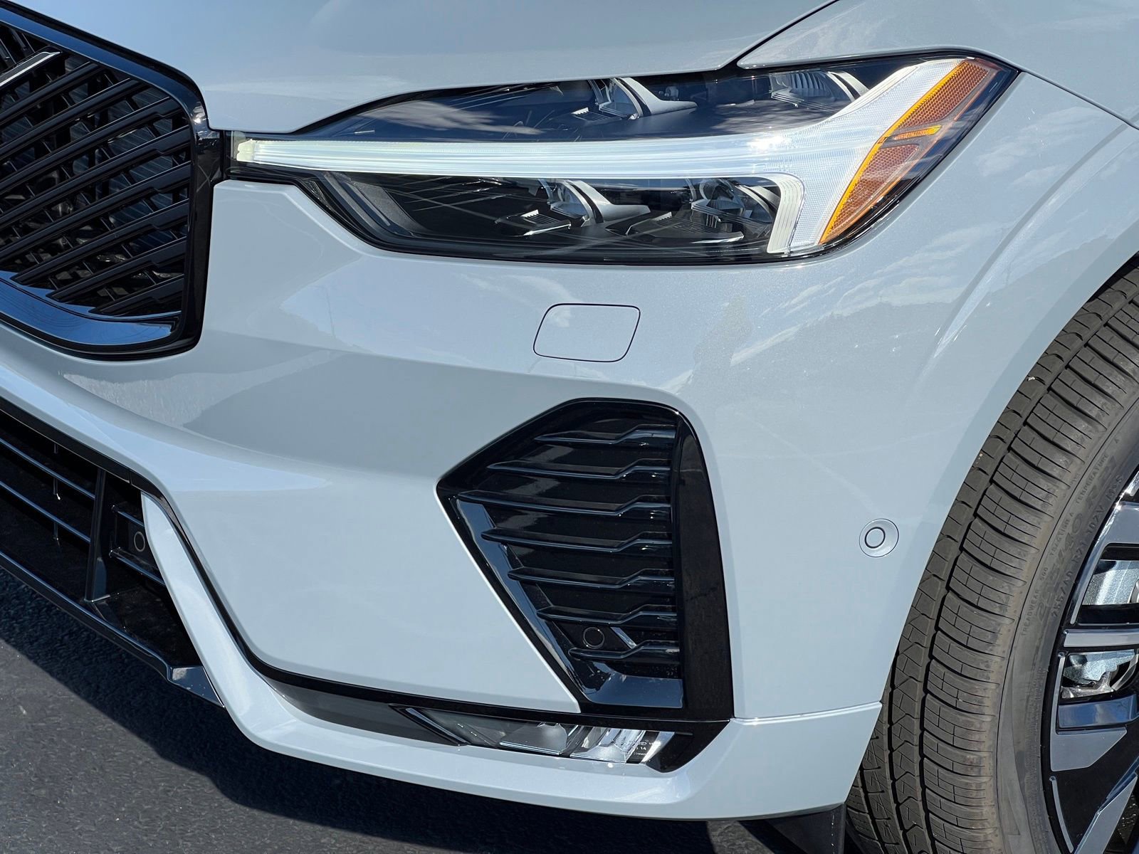 New 2026 Volvo XC90 B6 Plus w/ Protection Package Premier image 9