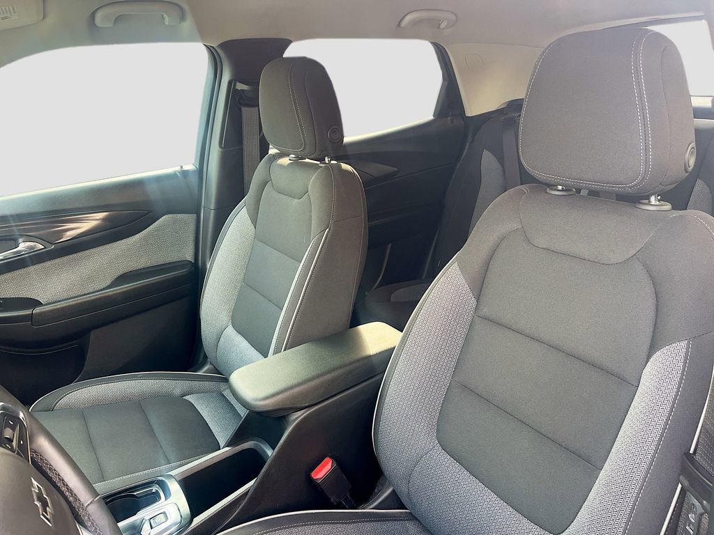 Used 2024 Chevrolet TrailBlazer LT w/ LT Cold Weather Package FWD image 21