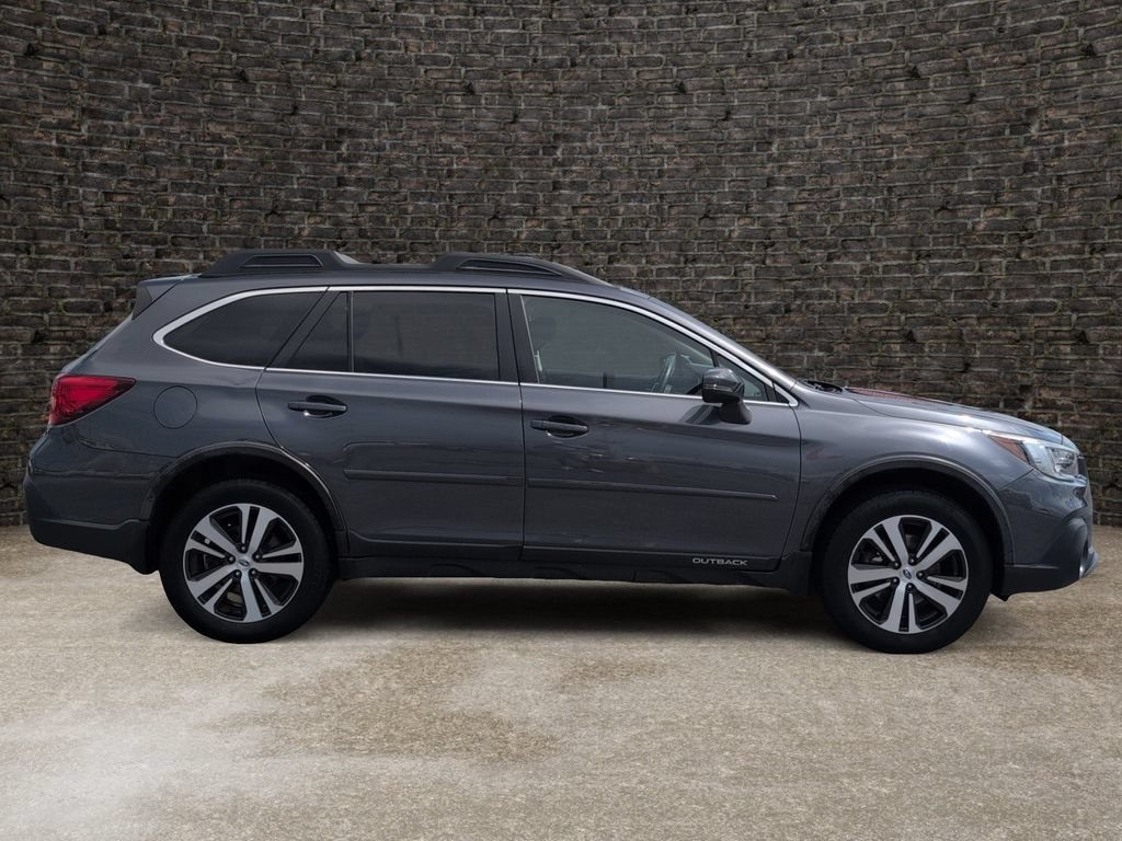 Used 2019 Subaru Outback 3.6R Limited w/ Popular Package #2 AWD/4WD image 3